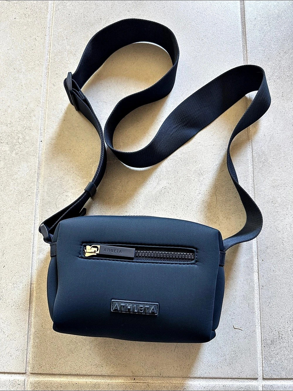 Athleta Diem Crossbody Bag in Black